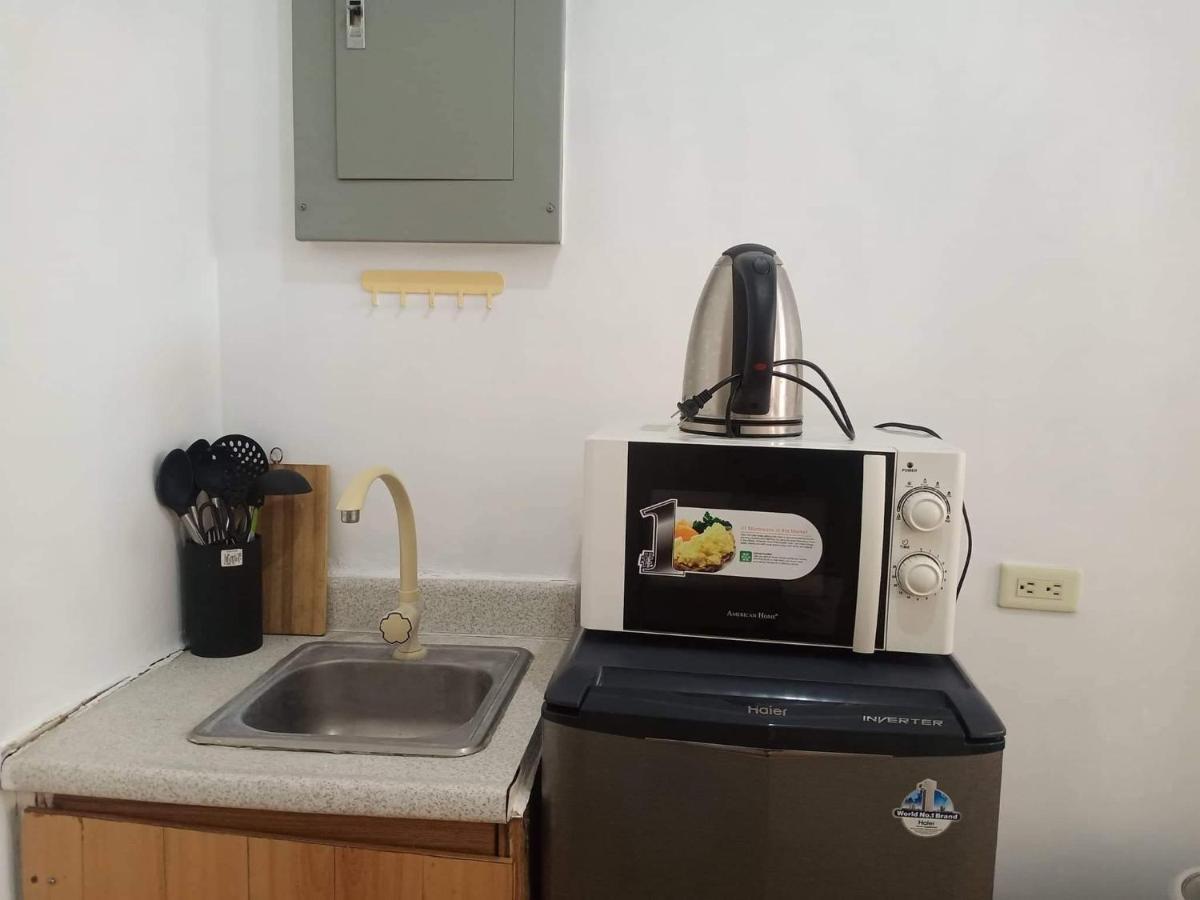 Alabang Condotel In Studio One Condominium 문틴루파 외부 사진